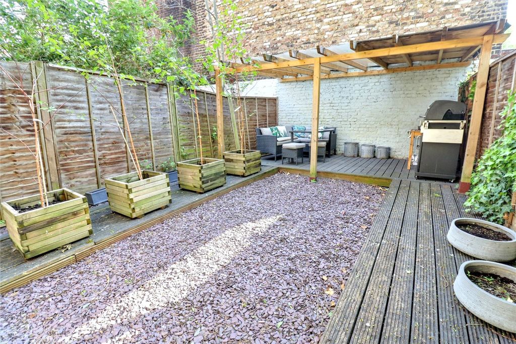 Property photo 1 of 9 Picture No. 09