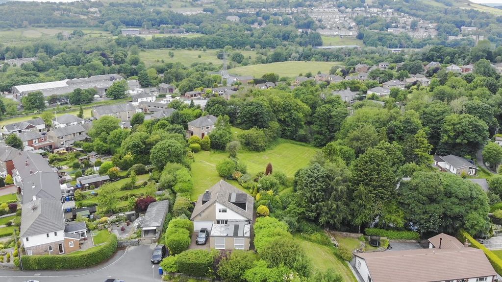 Property photo 2 of 32 Aerial Setting