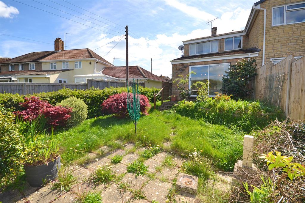 Property photo 3 of 26 85.Png