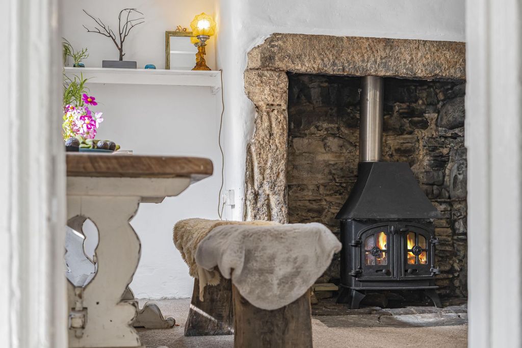 Property photo 1 of 34