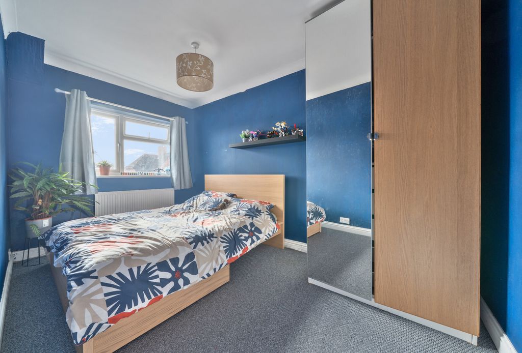 Property photo 3 of 17 1407474-6-698F012...