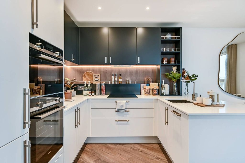 Property photo 2 of 27