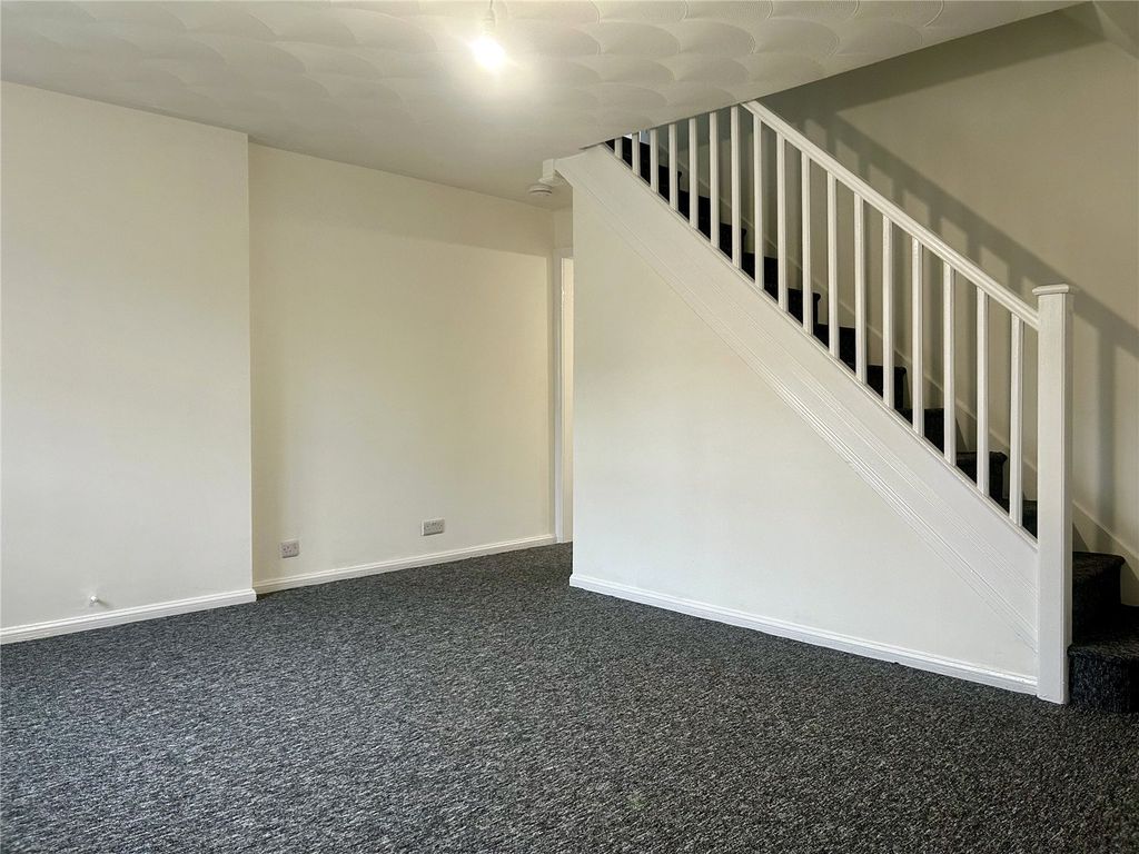 Property photo 2 of 20 Living Room