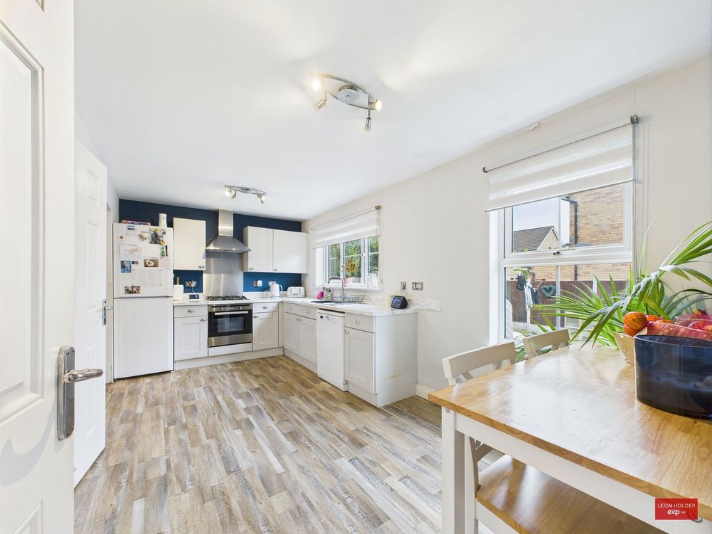 Property photo 3 of 21