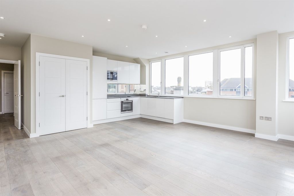 Property photo 2 of 6 Open Plan