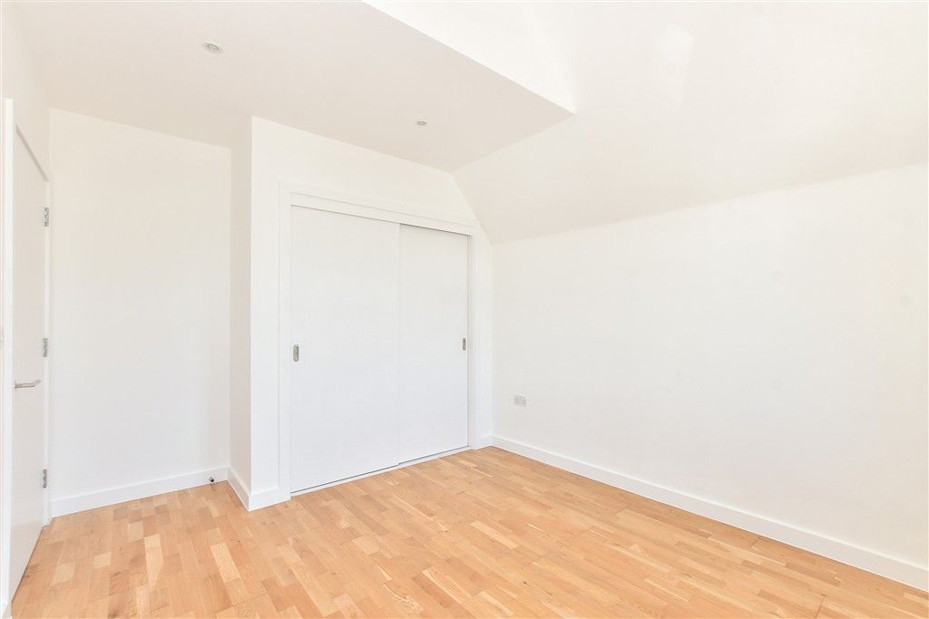 Property photo 2 of 9 Bedroom