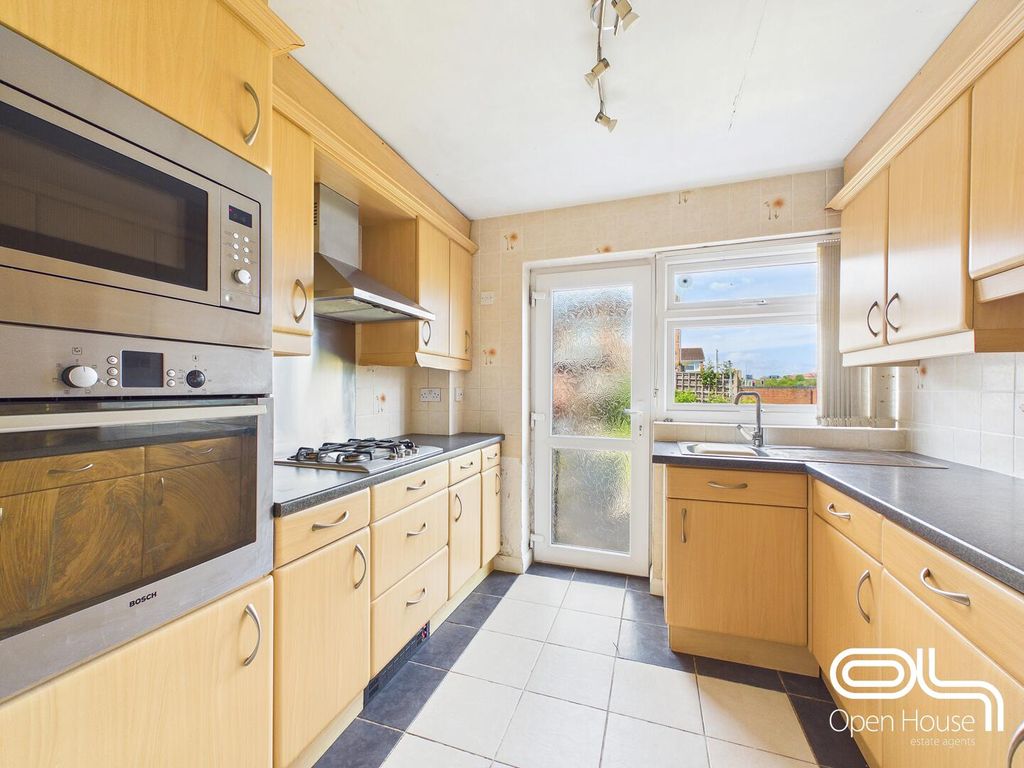 Property photo 2 of 14 Kitchen