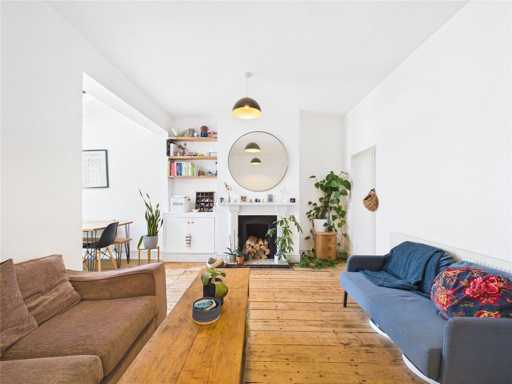 Property photo 1 of 24 Picture No. 12