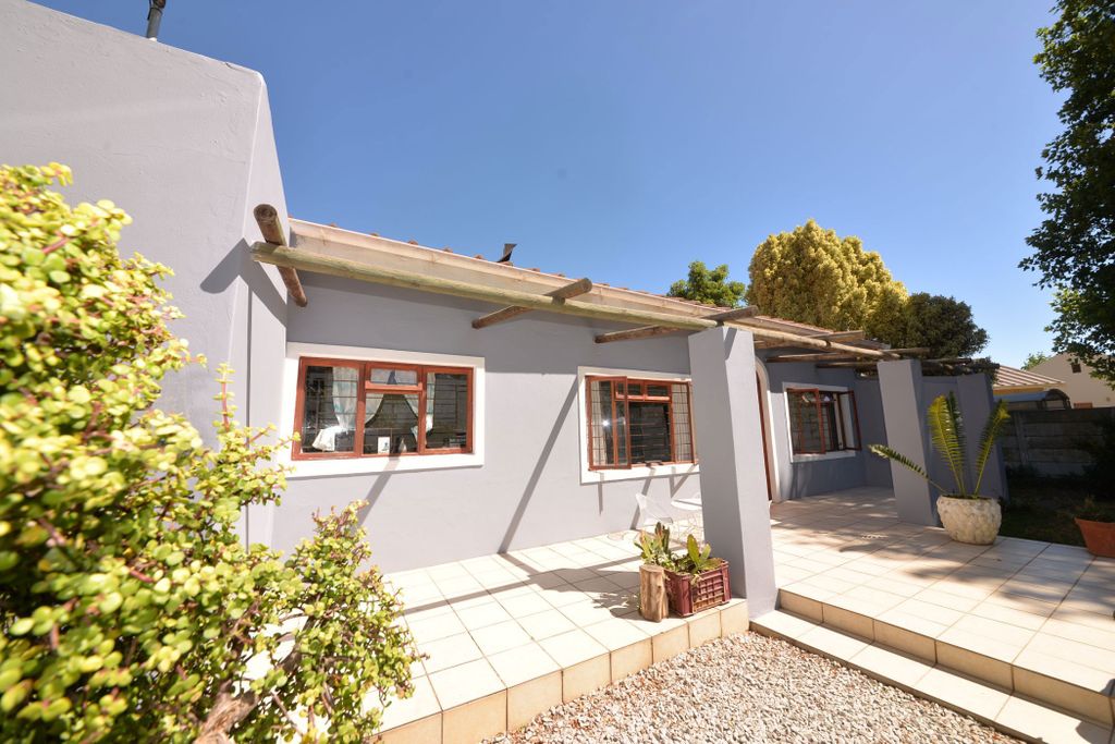 Property photo 1 of 22 1Sw1683861