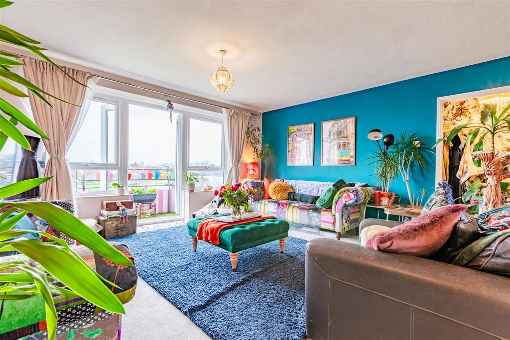 Property photo 2 of 13 Reception