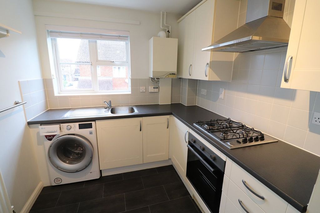 Property photo 2 of 12 Picture No. 23