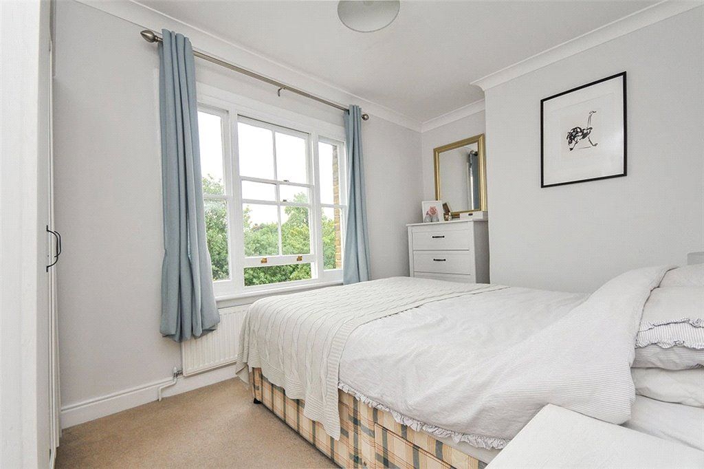 Property photo 3 of 6 Bedroom