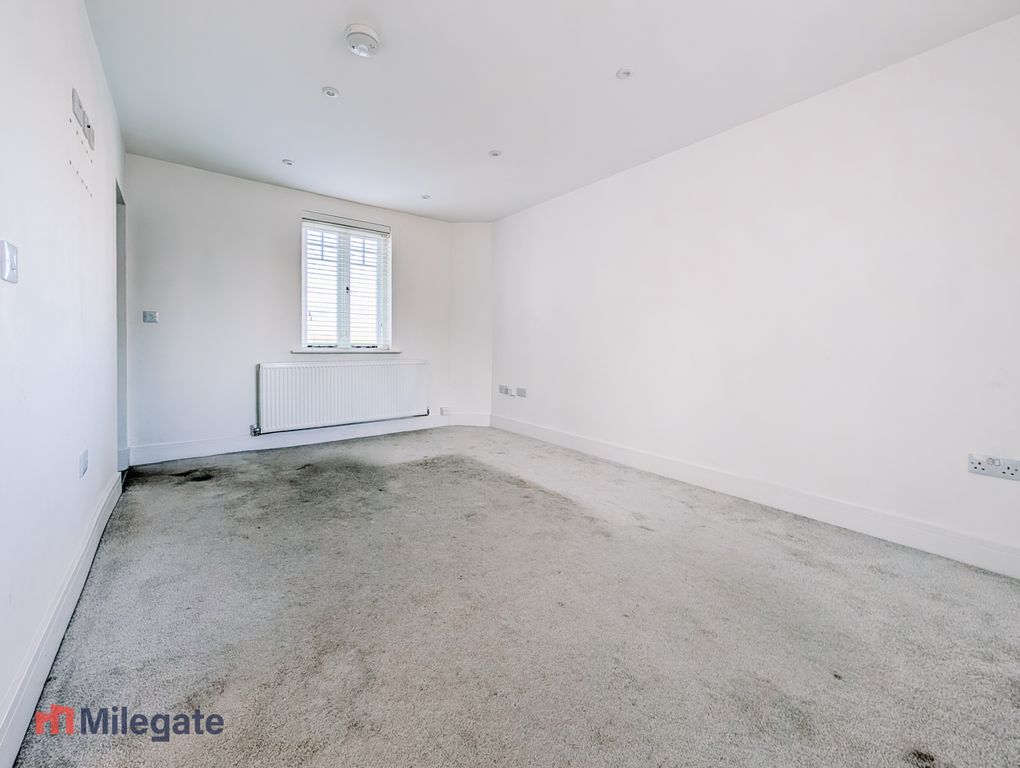 Property photo 3 of 11 Photo 3