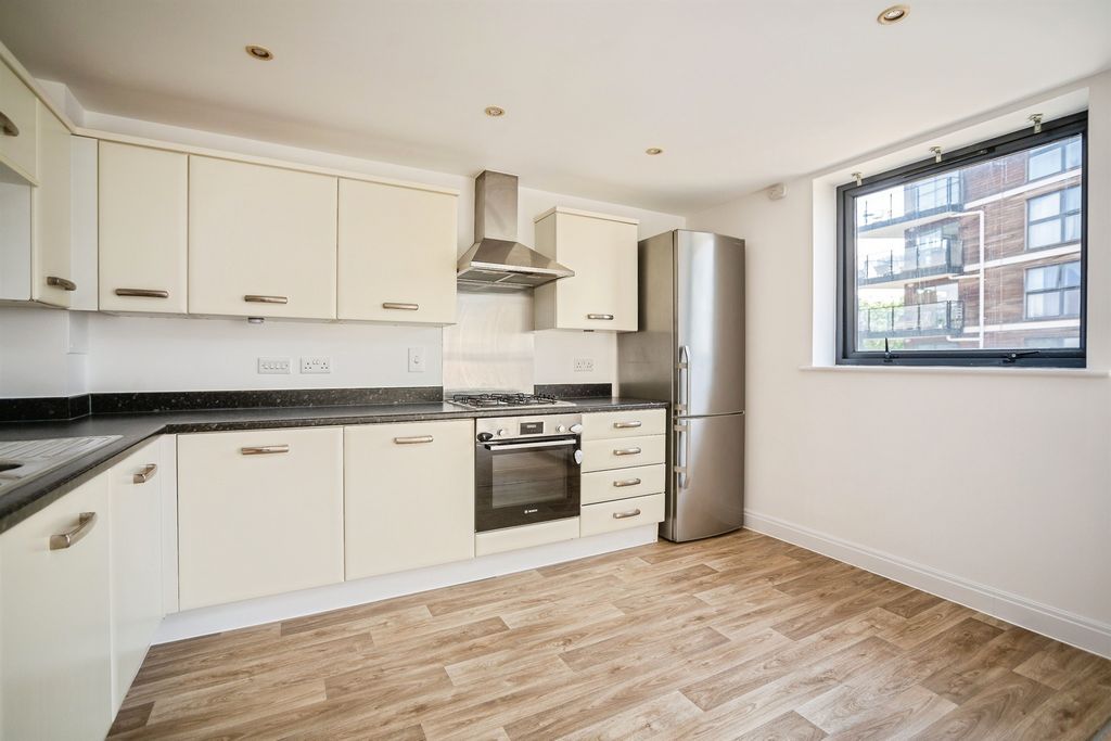 Property photo 2 of 13