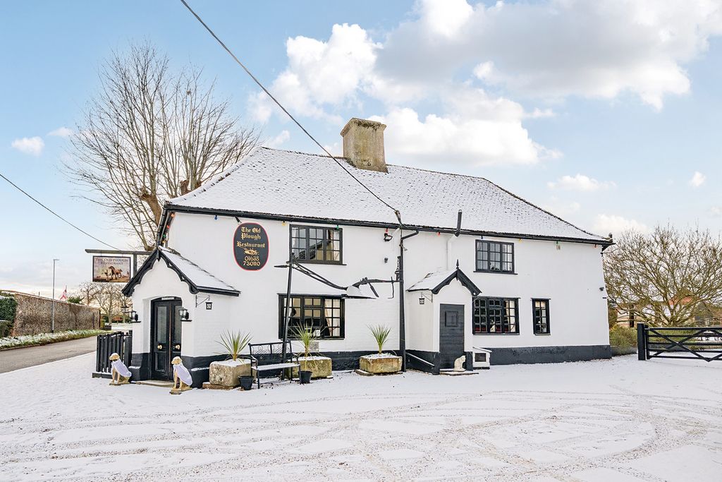 Property photo 2 of 24