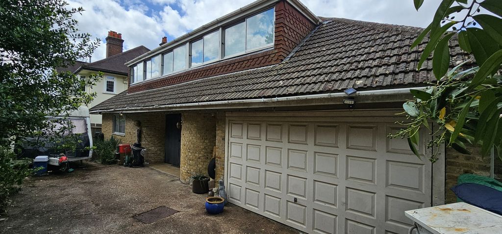 Property photo 1 of 5