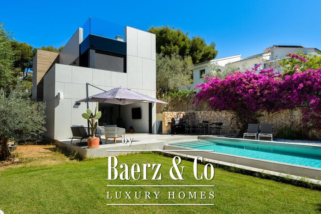 Property photo 1 of 32