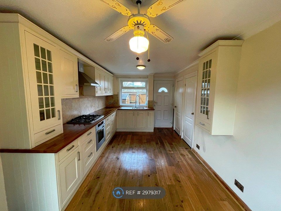 Property photo 2 of 12 Kitchen / Breakfast Room