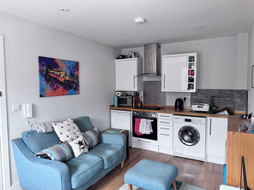 Property photo 2 of 6 6.Jpg