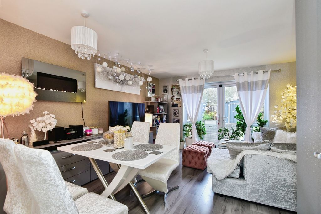 Property photo 1 of 26