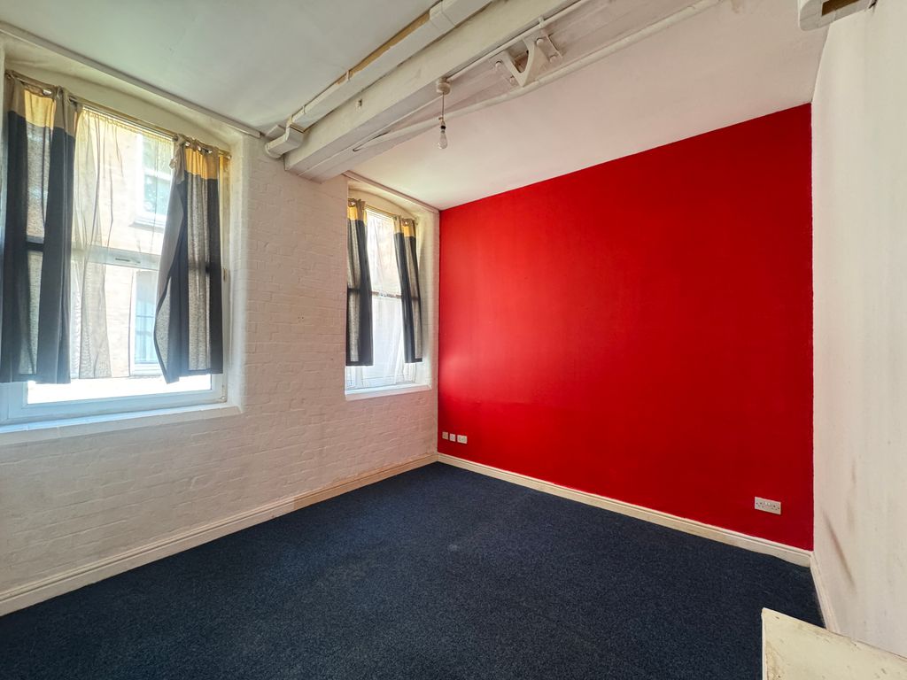 Property photo 1 of 7 Studio 