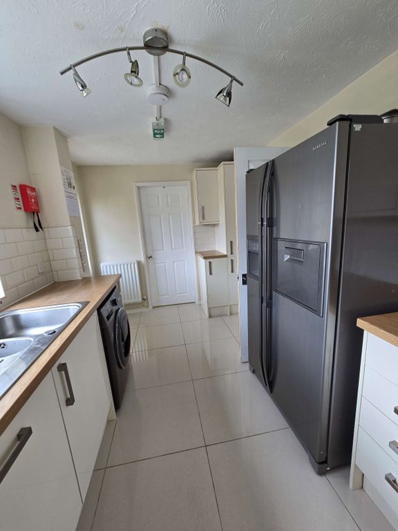 Property photo 3 of 21 Kitchen