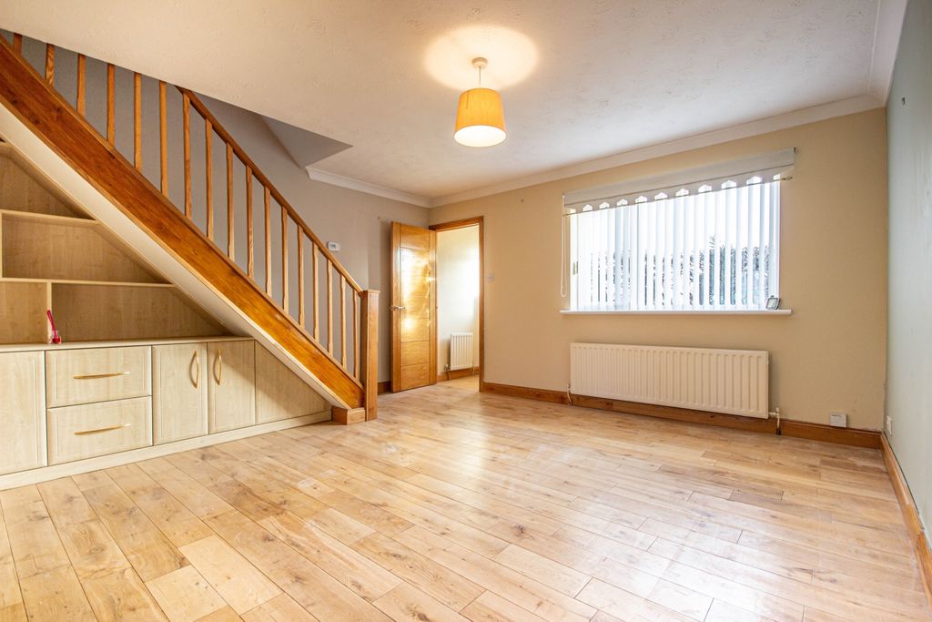 Property photo 3 of 13 Img_3945