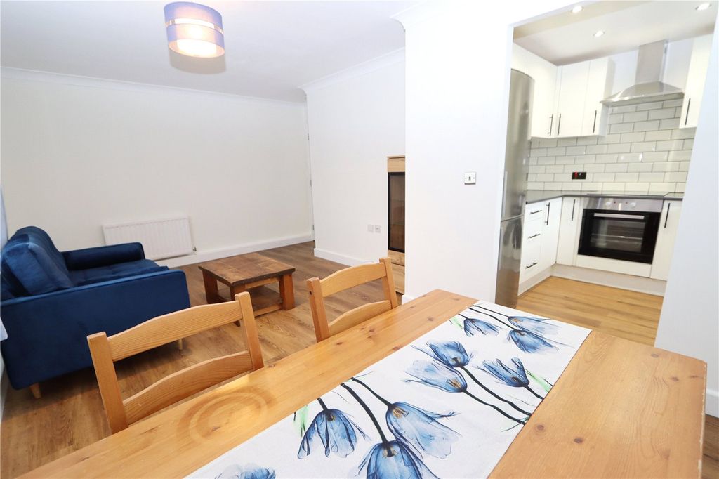 Property photo 3 of 7 Picture No. 05