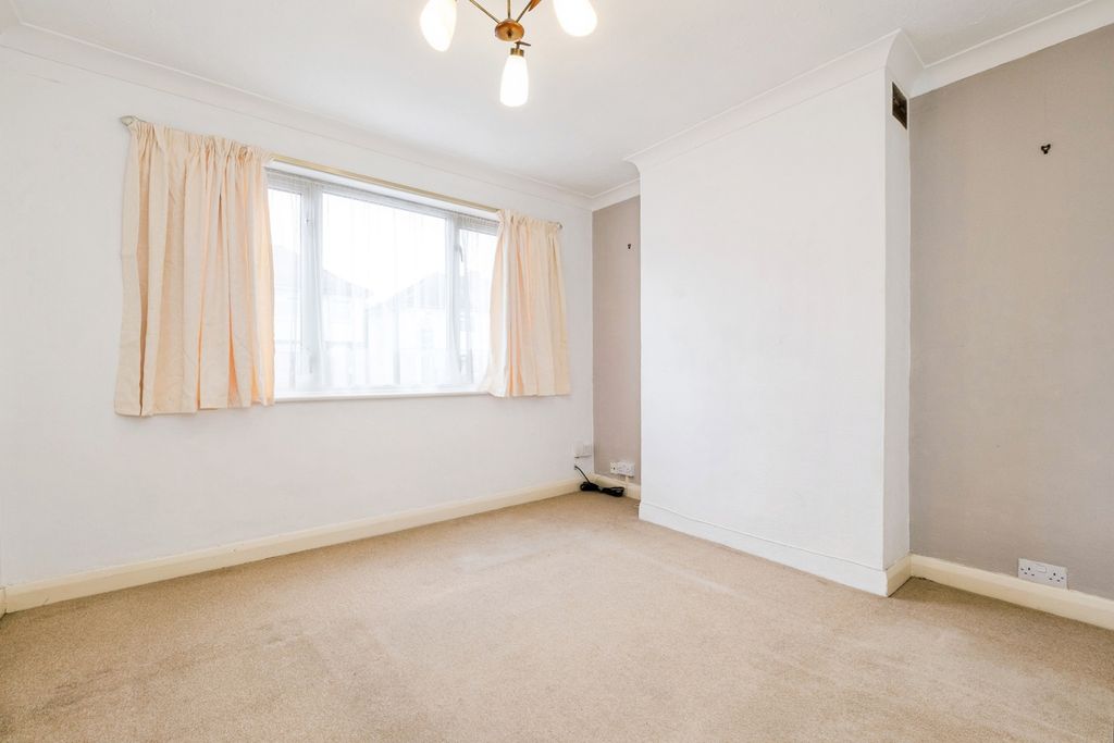 Property photo 3 of 17 Photo