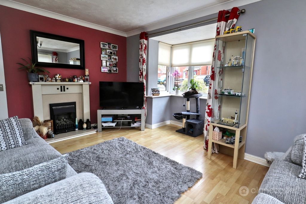 Property photo 3 of 26 4971114