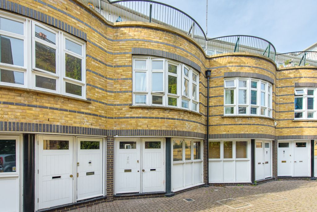 Property photo 1 of 17 5 Rosemary Street N1-1