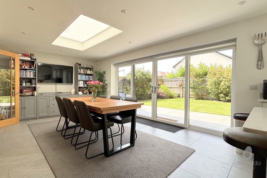 Property photo 3 of 25 5208856