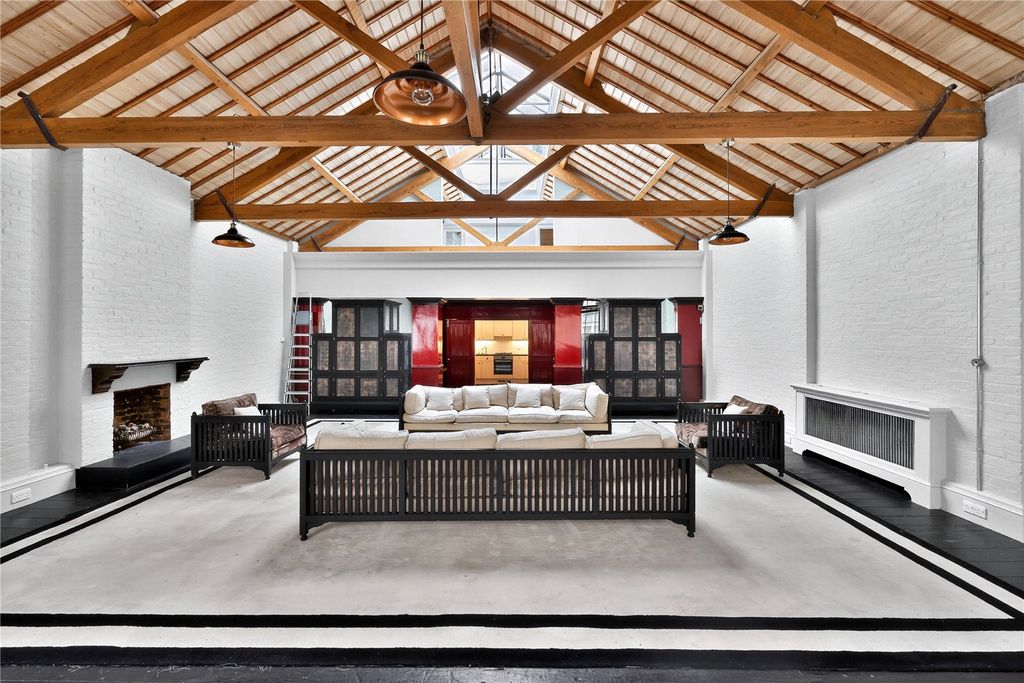 Property photo 1 of 20 Reception Room