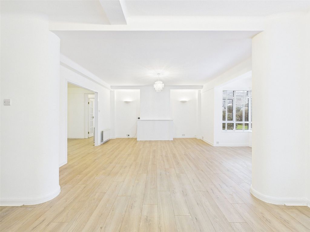 Property photo 2 of 14 Picture No. 12