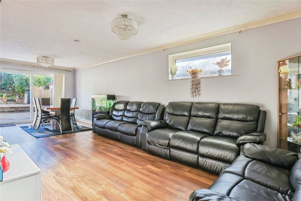 Property photo 2 of 18 Picture No. 13