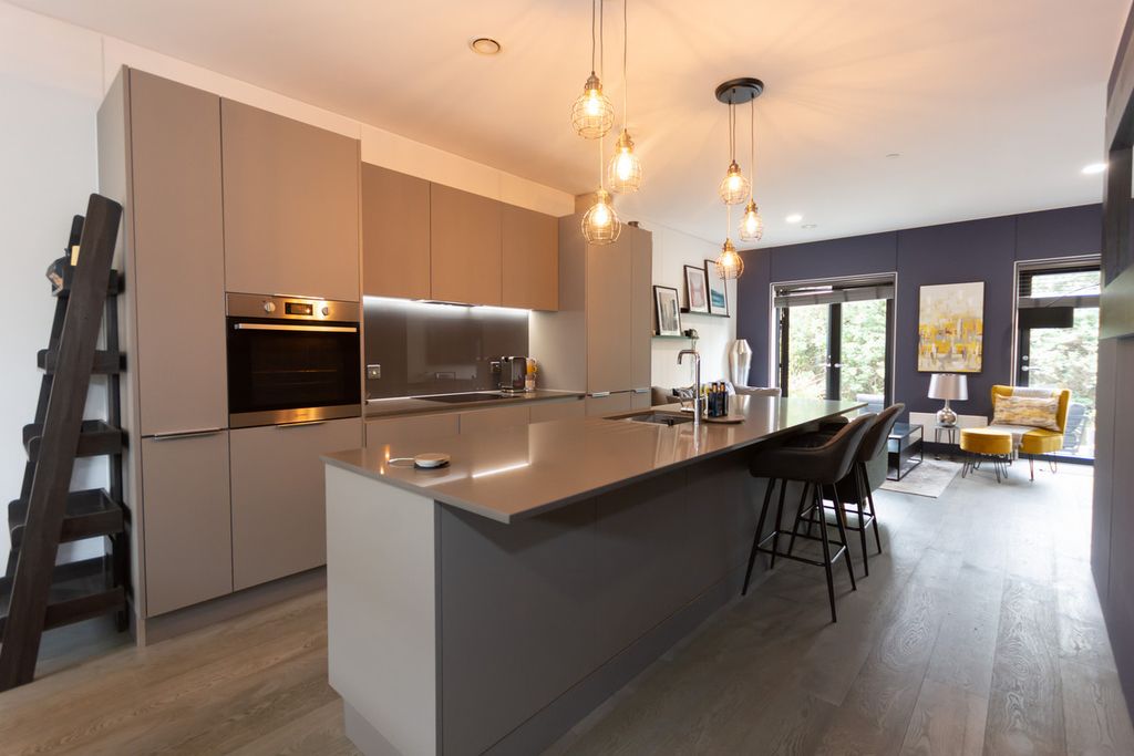 Property photo 2 of 31