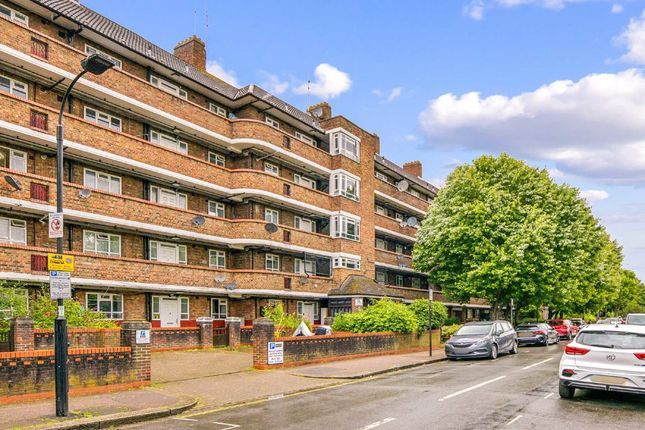 Property photo 1 of 2 2-Bedroom Apartment Â€“ Lawrence Close, London W12 7nd