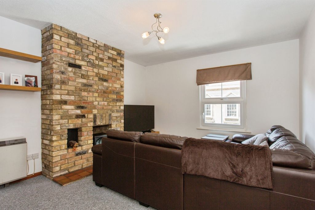 Property photo 3 of 12