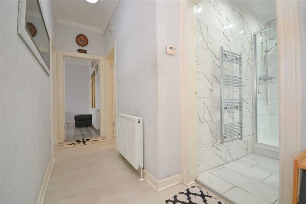 Property photo 2 of 15 Hallway