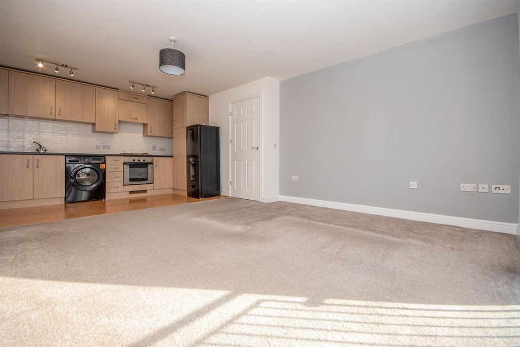 Property photo 3 of 6