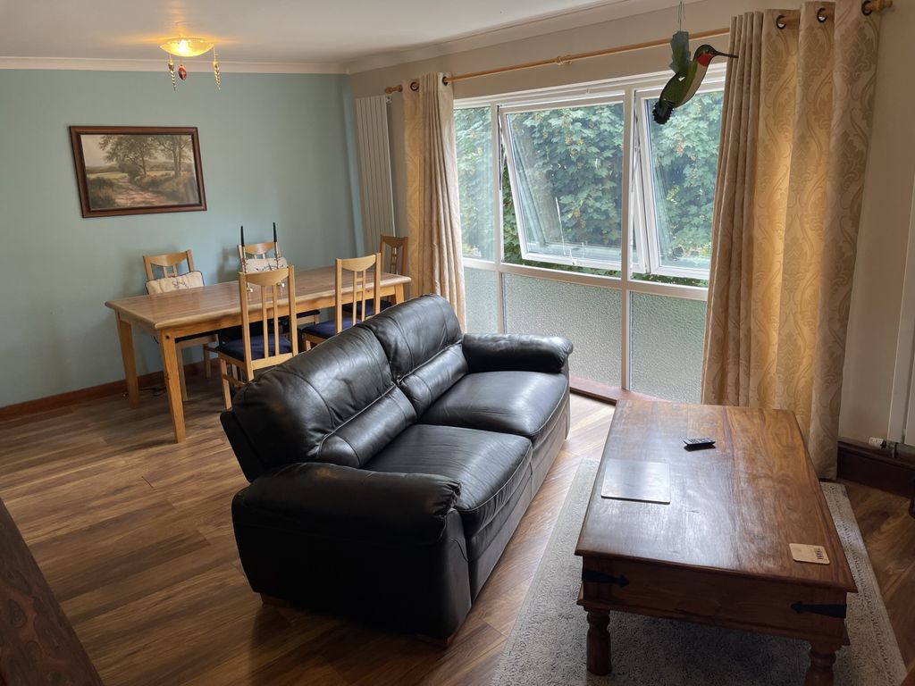 Property photo 2 of 25