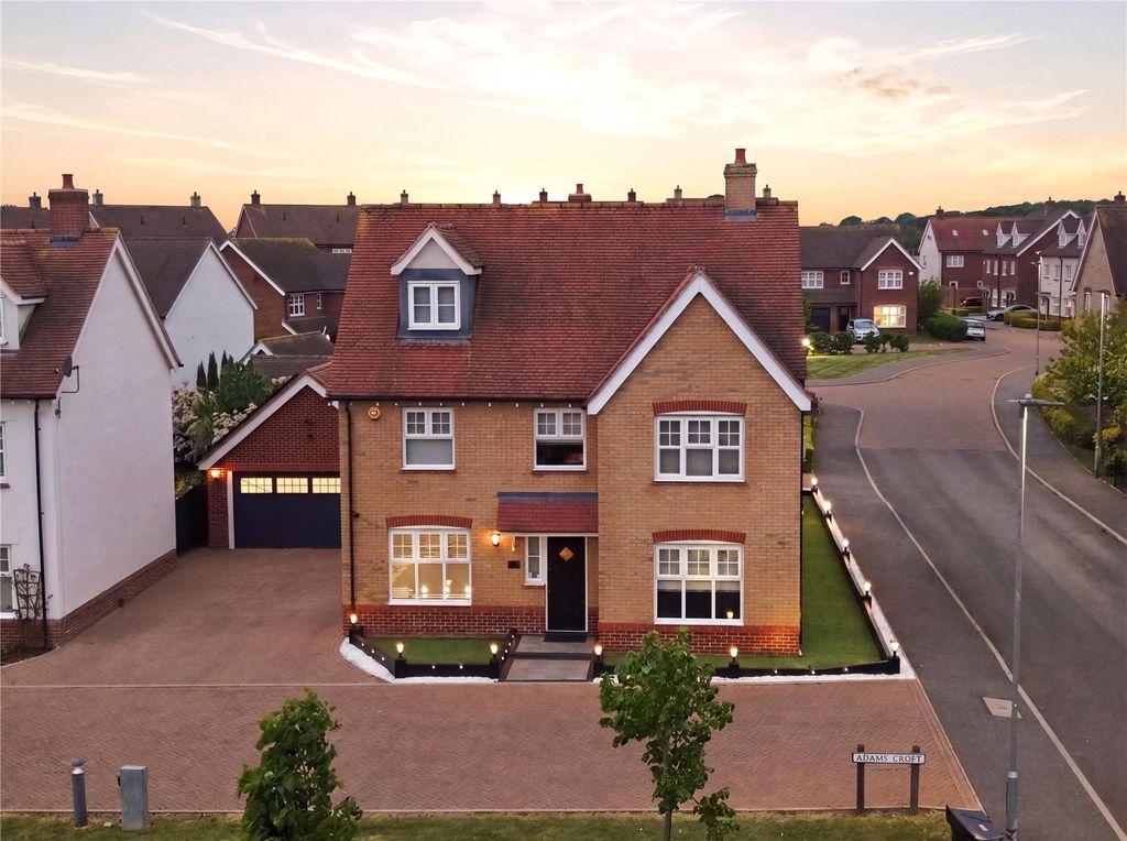 Property photo 2 of 46 Twilight Exterior