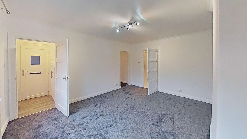 Property photo 3 of 9 Photo 3