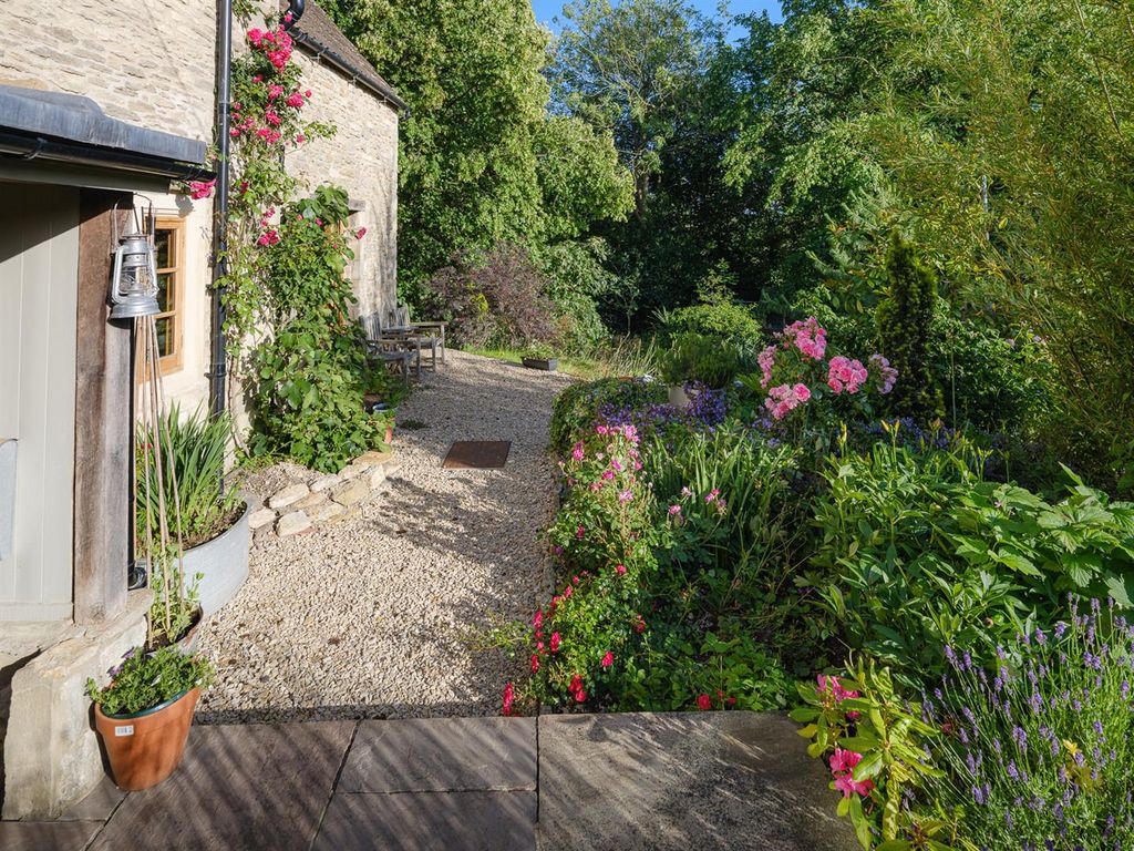 Property photo 3 of 23 Monkton Hill-45.Jpg