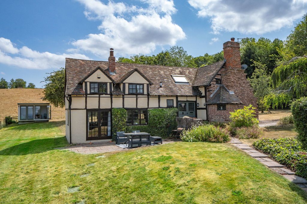 Property photo 2 of 34