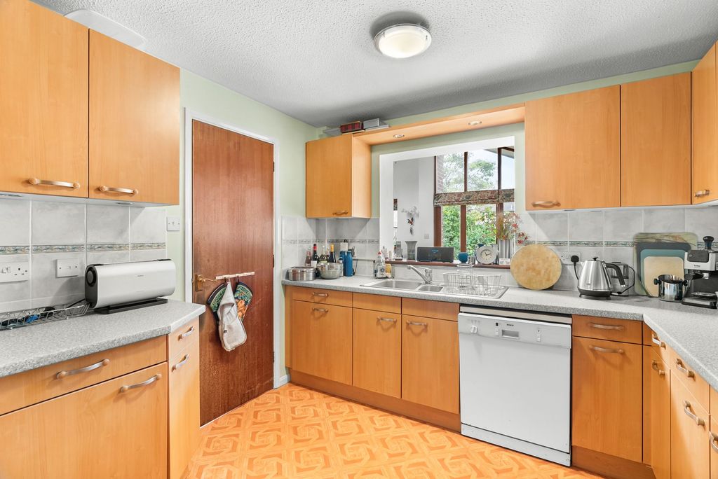 Property photo 3 of 19