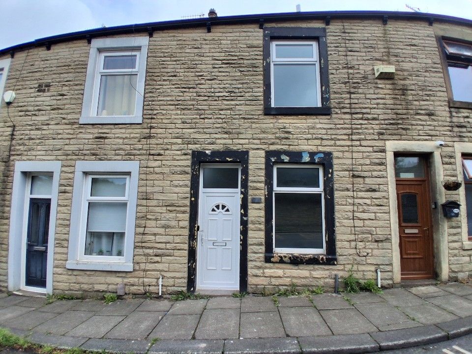 Property photo 1 of 18