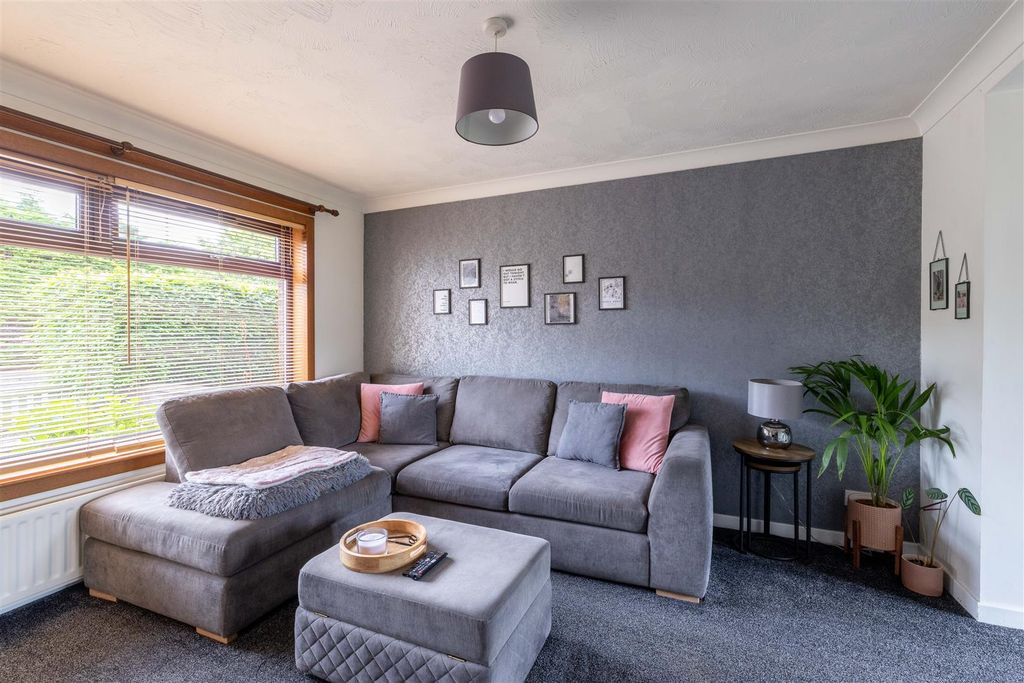 Property photo 2 of 19 27 Huntingtower Road, Perth-15.Jpg