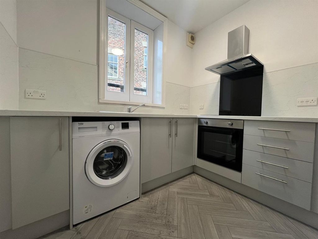 Property photo 3 of 6 Kitchen.,.Jpg