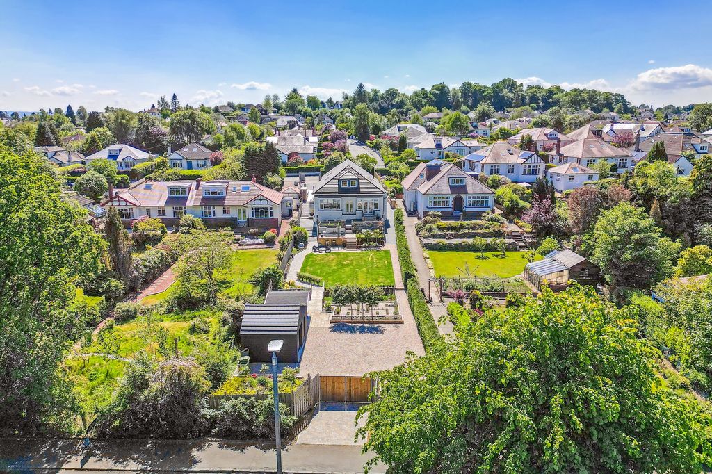 Property photo 2 of 46